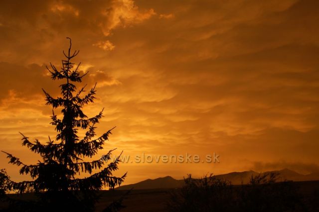 Večer po bouřce-pohled ze Štrby na Západní Tatry