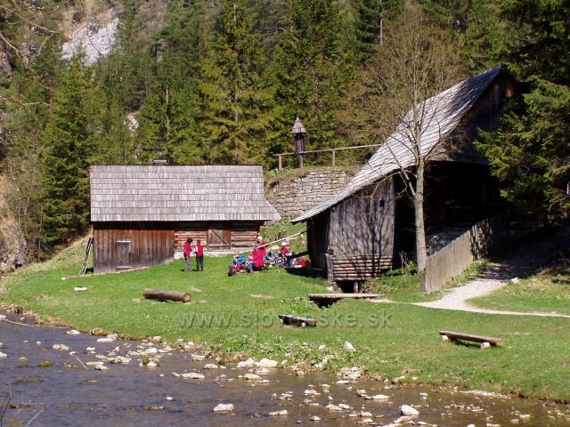 Kvačianska dolina, Mlyny oblazy