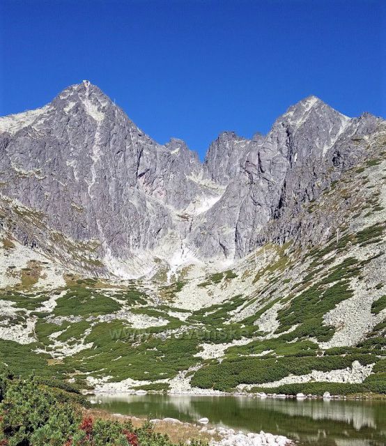 Skalnaté pleso pod Lomnickým štítom.